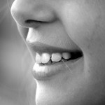 視覚障がい者も笑顔に笑顔で返せるアプリ『LISTERINE® Smile Detector』